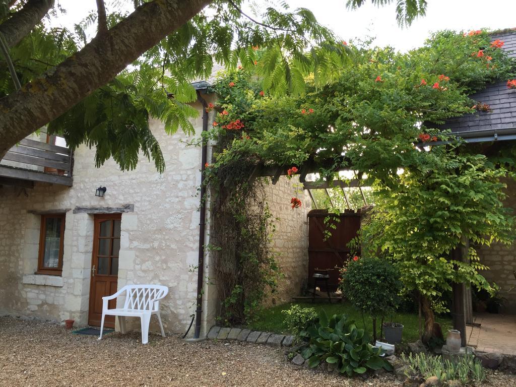 Les Caves Hotel Ambillou-Chateau Exterior photo